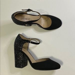 Indigo Rd. Black Glitter Heel Jet4 Ankle Strap 7.5